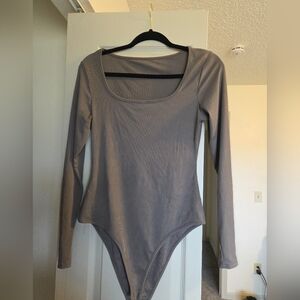 Women's Gray Long Sleeve Scoop Neck Bodysuit